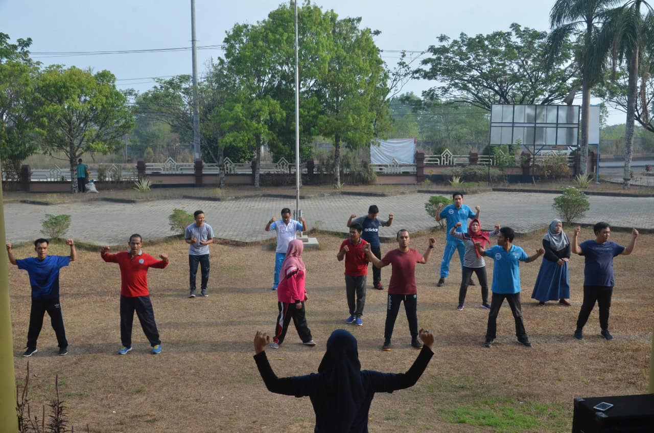 Pembinaan jasmani pegawai BNNK Banjarbaru Pembinaan jasmani pegawai BNNK Banjarbaru