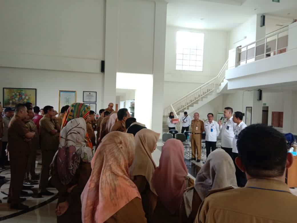 BNNK BJB, Screening tes urine kepada PNS dan Tenaga Kontrak Balitbangda Provinsi Kalimantan Selatan BNNK BJB, Screening tes urine kepada PNS dan Tenaga Kontrak Balitbangda Provinsi Kalimantan Selatan