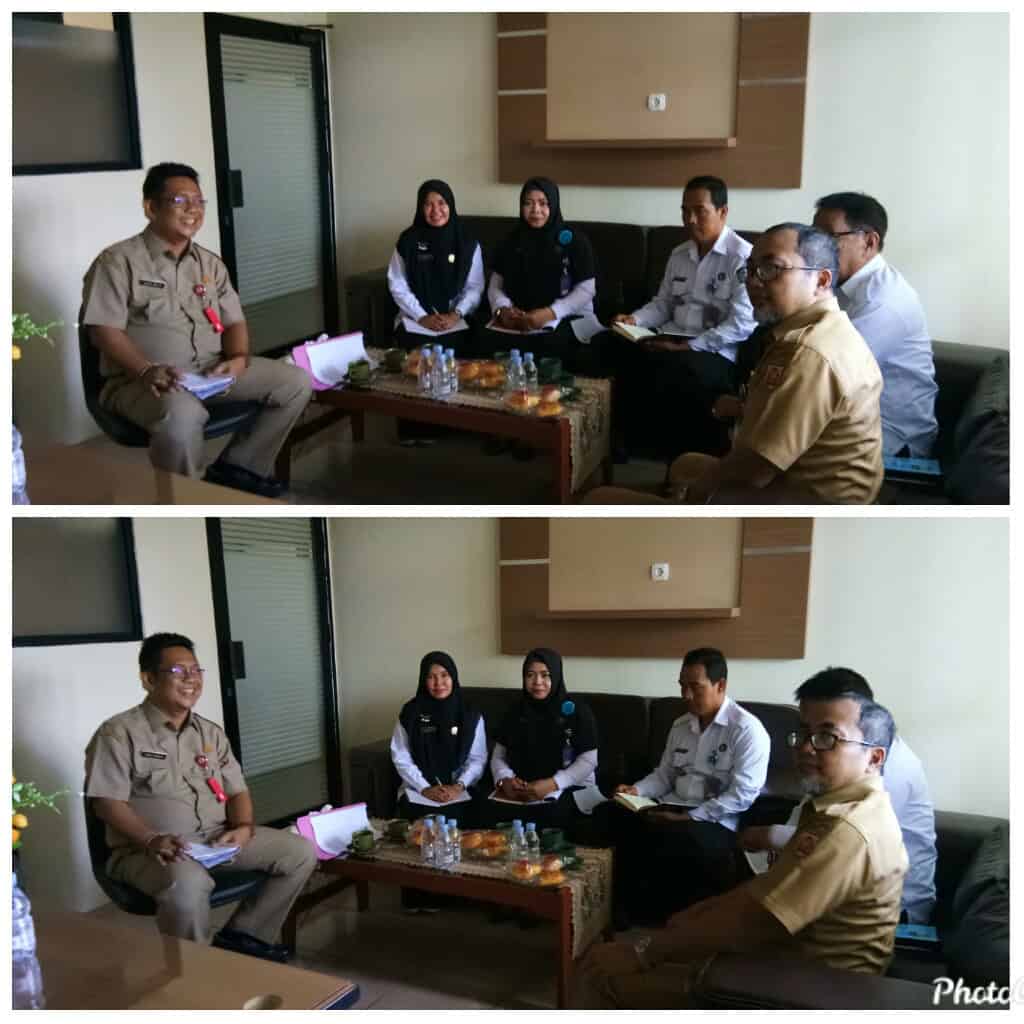 Kunjungan Silaturahmi kepala BNNK Banjarbaru didampingi Kasubbag Umum, Kasi P2M dan kasi Rehabilitasi ke kantor Kesbangpol Kota Banjarbaru Kunjungan Silaturahmi kepala BNNK Banjarbaru didampingi Kasubbag Umum, Kasi P2M dan kasi Rehabilitasi ke kantor Kesbangpol Kota Banjarbaru