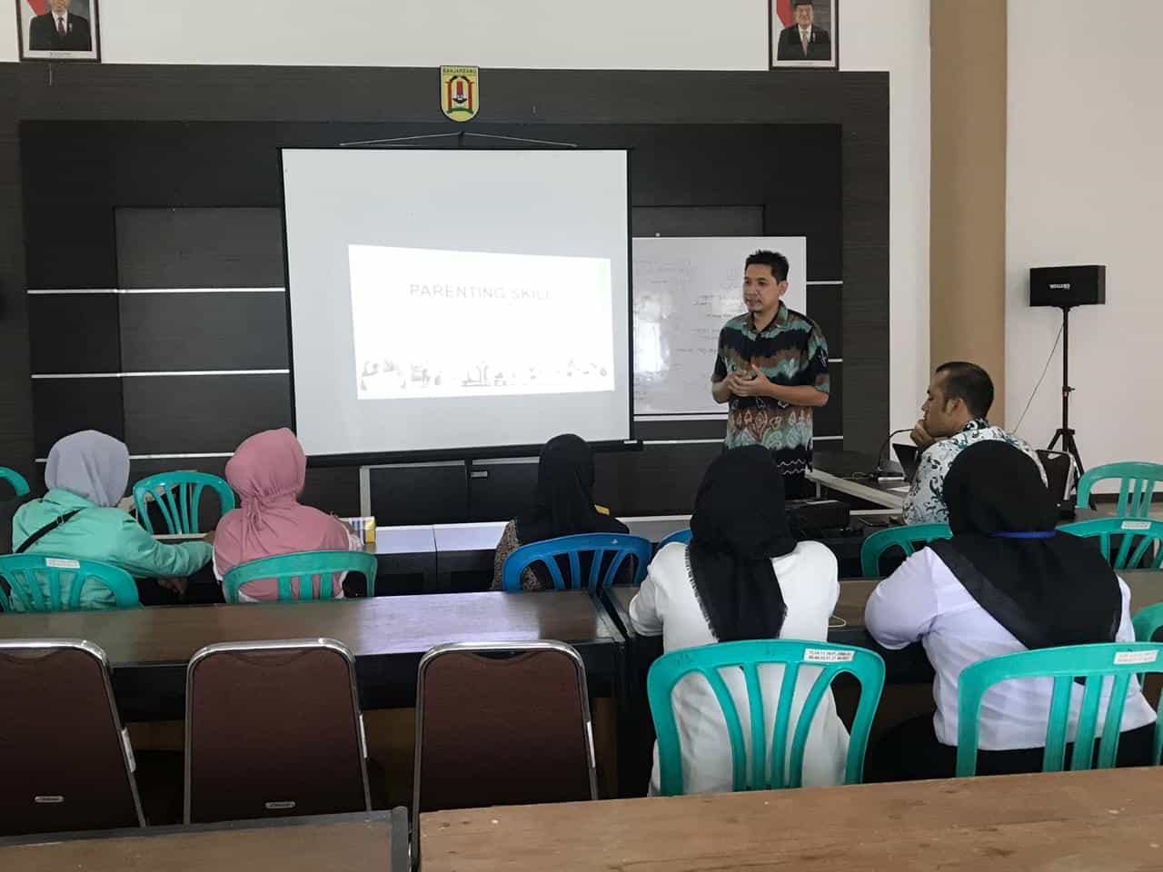 Melaksanakan Kegiatan Dukungan Keluarga Pasca Rehabilitasi BNN Kota Banjarbaru Melaksanakan Kegiatan Dukungan Keluarga Pasca Rehabilitasi BNN Kota Banjarbaru