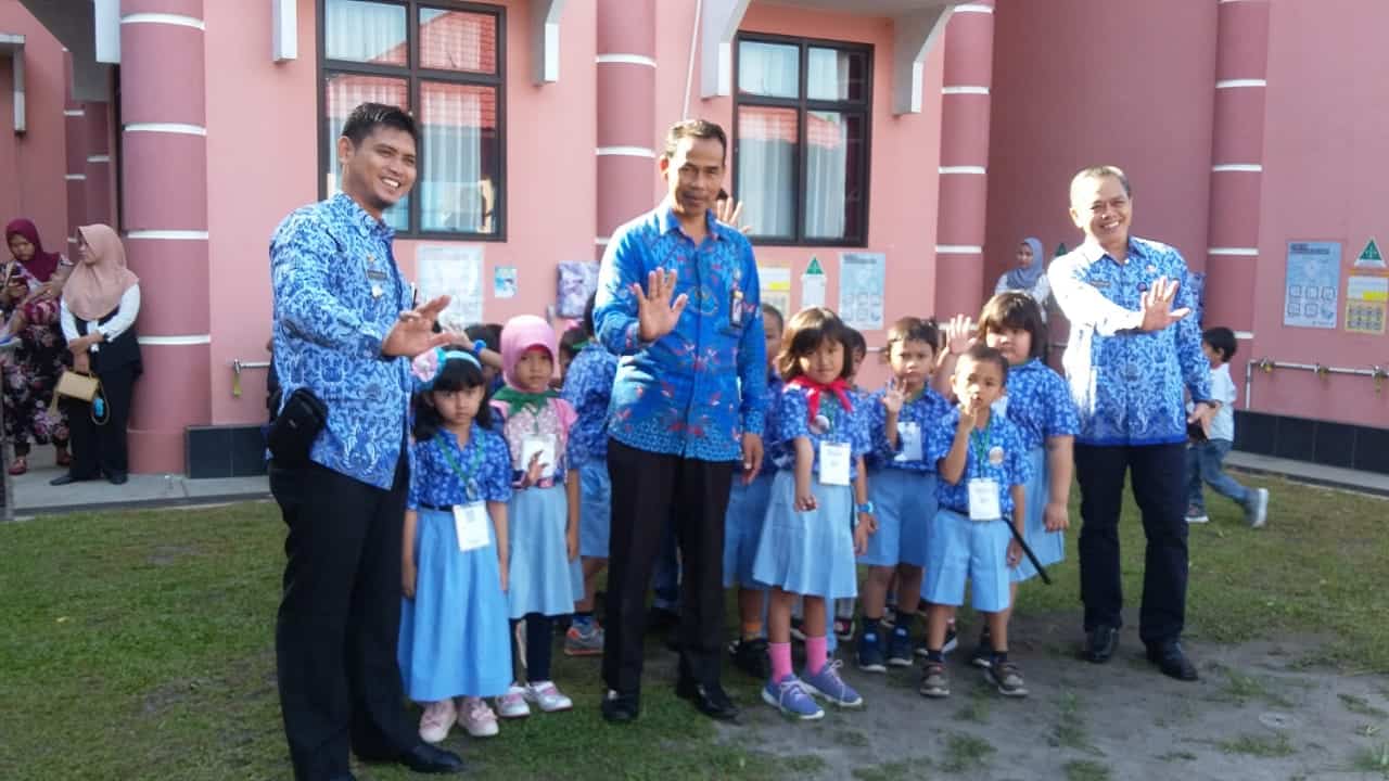 Undangan Rapat Pelaksanaan Kegiatan Pembinaan dang Pengembangan Usaha Kesehatan Sekolah Undangan Rapat Pelaksanaan Kegiatan Pembinaan dang Pengembangan Usaha Kesehatan Sekolah