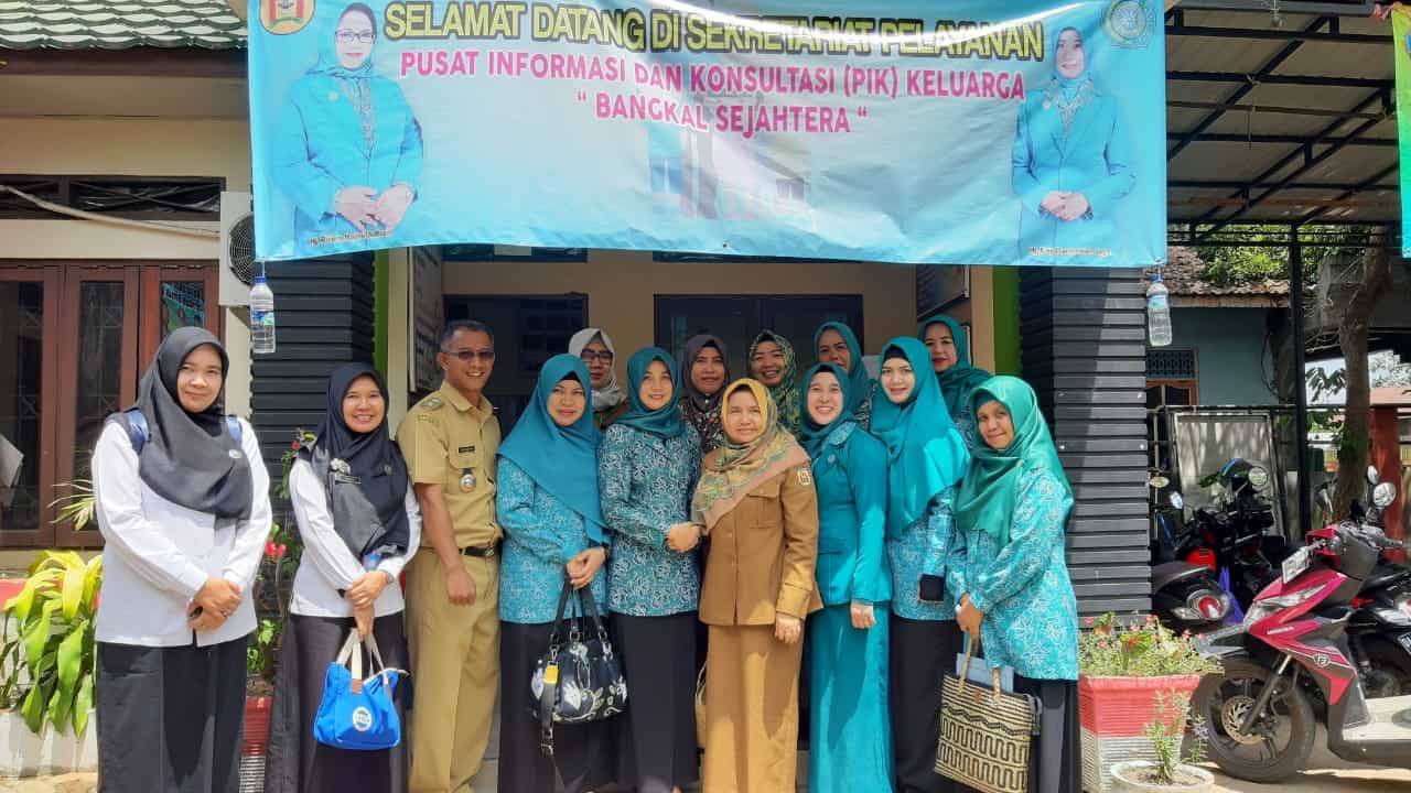 Ekspose * lomba Pola Asuh Anak dan Remaja (PAAR) tingkat provinsi* Ekspose * lomba Pola Asuh Anak dan Remaja (PAAR) tingkat provinsi*