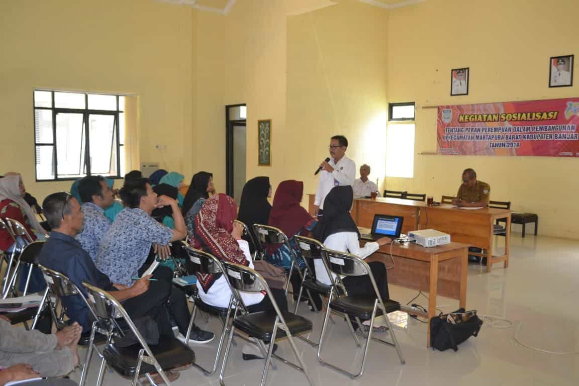 Sosialisasi peran Perempuan dalam Pembangunan Sosialisasi peran Perempuan dalam Pembangunan