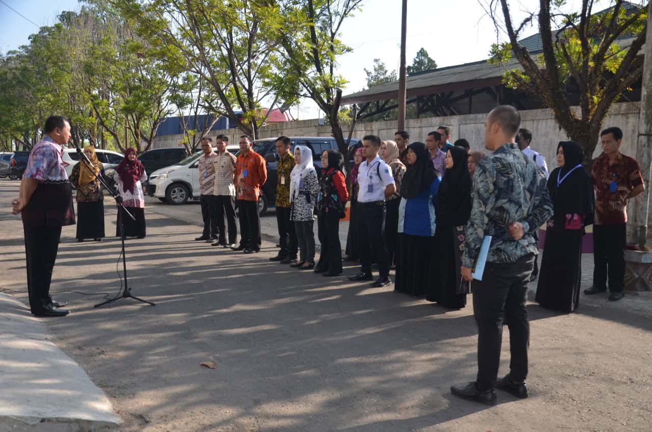 Pelaksanaan Apel Pagi Pelaksanaan Apel Pagi