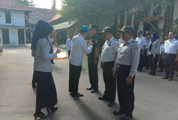 Pembina Apel Sekaligus Penyematan Pin Tim Relawan P4GN