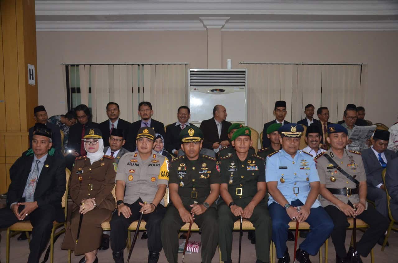 Rapat Paripurna Istimewa Pengucapan Sumpah /Janji Anggota DPRD Kota Banjarbaru Masa Jabatan 2019 – 2024 Rapat Paripurna Istimewa Pengucapan Sumpah /Janji Anggota DPRD Kota Banjarbaru Masa Jabatan 2019 – 2024