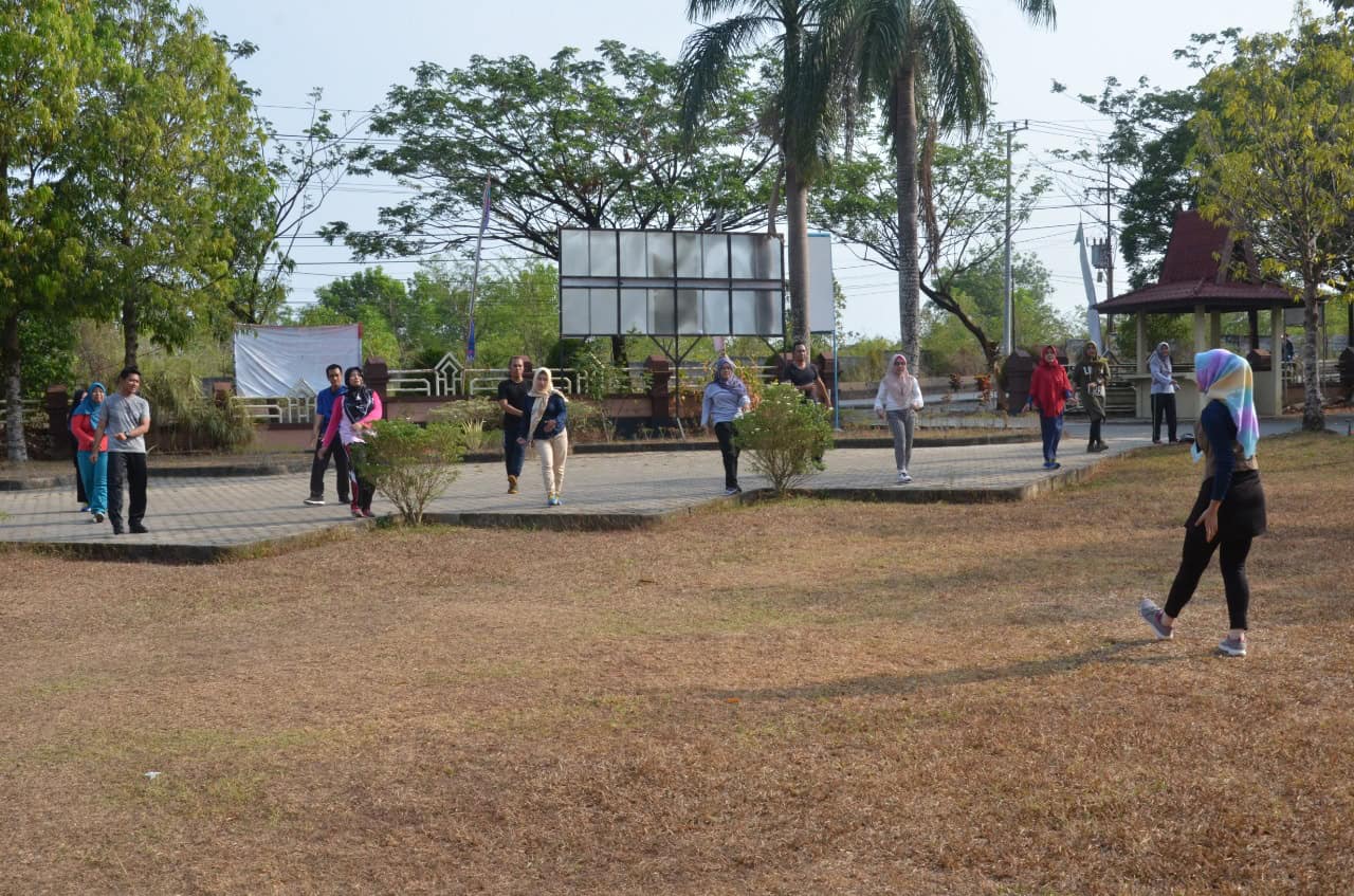 Pembinaan jasmani pegawai BNNK Banjarbaru Pembinaan jasmani pegawai BNNK Banjarbaru