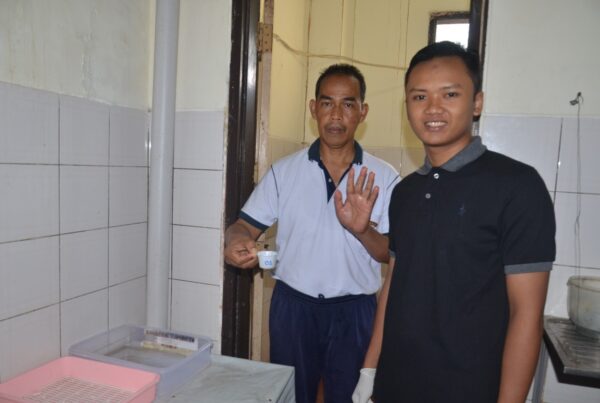 Pemeriksaan Urine Bagi Pegawai BNN Kota Banjarbaru