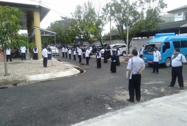 Pelaksanaan Apel Pagi Pelaksanaan Apel Pagi