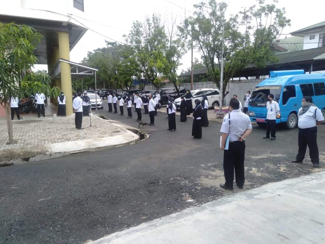 Pelaksanaan Apel Pagi Pelaksanaan Apel Pagi