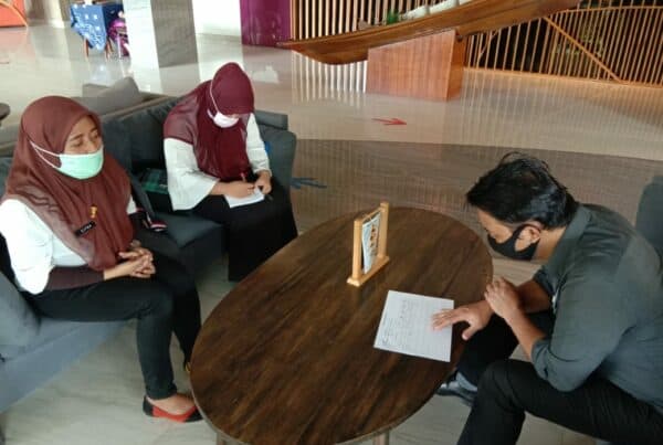 Supervisi pelaksanaan advokasi pembangunan berwawasan anti narkoba di lingkungan kerja.