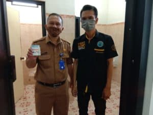 Kegiatan screening test urine bagi pegawai Bappeda Kota Banjarbaru