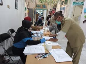 Kegiatan Screening Test Urine bagi pegawai Dinas Kesehatan Kota Banjarbaru