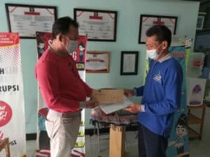 Kegiatan melaksanakan kegiatan pengantaran surat Kegiatan melaksanakan kegiatan pengantaran surat