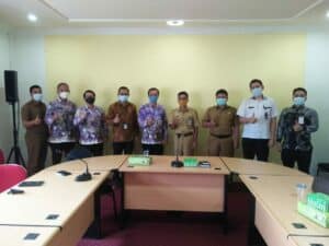 Rapat Pembahasan Nota Kesepahaman(MoU) dan Perjanjian Kerja Sama(PKS) Layanan Pada Mall Pelayanan Publik (MPP) Kota Banjarbaru. Rapat Pembahasan Nota Kesepahaman(MoU) dan Perjanjian Kerja Sama(PKS) Layanan Pada Mall Pelayanan Publik (MPP) Kota Banjarbaru.