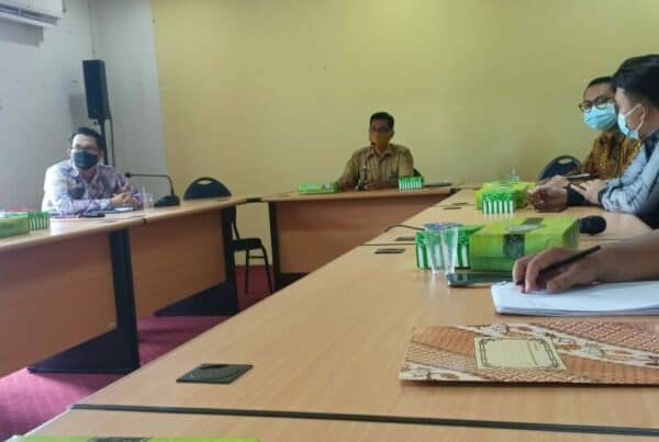 Rapat Pembahasan Nota Kesepahaman(MoU) dan Perjanjian Kerja Sama(PKS) Layanan Pada Mall Pelayanan Publik (MPP) Kota Banjarbaru.