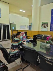 Mengikuti kegiatan Webinar Hasil Kajian Alumni Peserta Pelatihan Karya Tulis Ilmiah Terkait Kratom secara virtual. Mengikuti kegiatan Webinar Hasil Kajian Alumni Peserta Pelatihan Karya Tulis Ilmiah Terkait Kratom secara virtual.