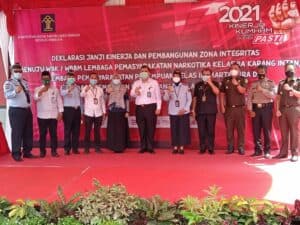 penanda tanganan Deklarasi Janji Kinerja dan Komitmen Bersama di Lapas Narkotika Kelas IIA Karang Intan Kab. Banjar. penanda tanganan Deklarasi Janji Kinerja dan Komitmen Bersama di Lapas Narkotika Kelas IIA Karang Intan Kab. Banjar.