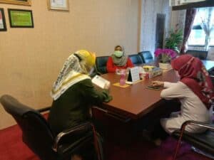 Mengantar surat permohonan ijin pemasangan baliho di wilayah kabupaten Banjar.
