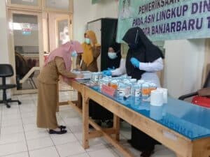 creening test urine bagi pegawai Dinas Kesehatan Kota Banjarbaru creening test urine bagi pegawai Dinas Kesehatan Kota Banjarbaru
