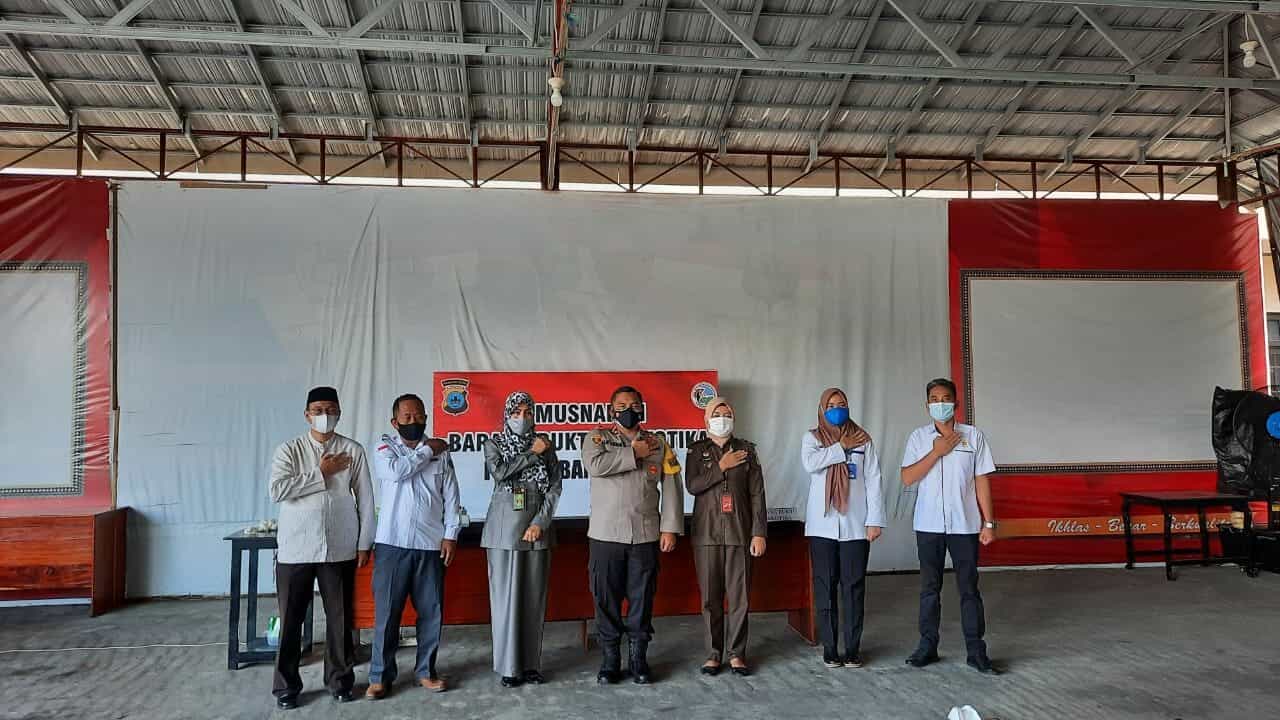 BNN Kota Banjarbaru - Kegiatan Menghadiri Undangan Pemusnahan Barang bukti di Polres Banjarbaru. BNN Kota Banjarbaru - Kegiatan Menghadiri Undangan Pemusnahan Barang bukti di Polres Banjarbaru.