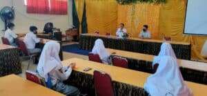 BNNK BJB _ Penyematan Duta Anti Narkoba di SMKN 2 Banjarbaru kerjasama antara PT. Pama Persada Nusantara BNNK BJB _ Penyematan Duta Anti Narkoba di SMKN 2 Banjarbaru kerjasama antara PT. Pama Persada Nusantara