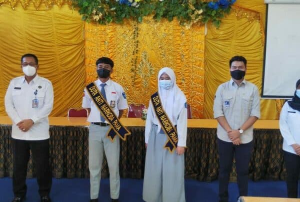 BNNK BJB _ Penyematan Duta Anti Narkoba di SMKN 2 Banjarbaru kerjasama antara PT. Pama Persada Nusantara BNNK BJB _ Penyematan Duta Anti Narkoba di SMKN 2 Banjarbaru kerjasama antara PT. Pama Persada Nusantara
