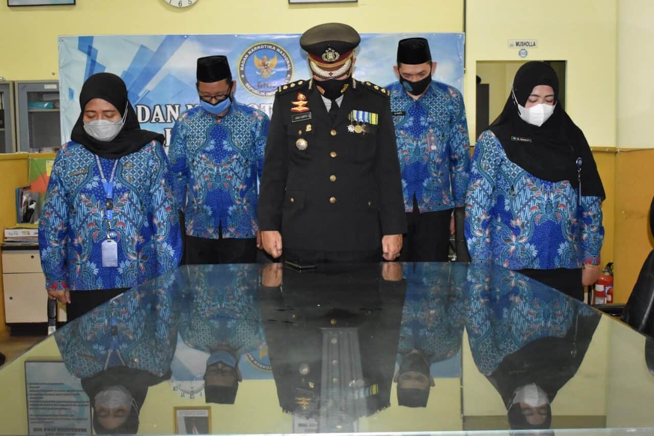 Kegiatan BNN Kota Banjarbaru - Mengikuti Upacara Hari Lahir Pancasila secara virtual. Konsep Otomatis