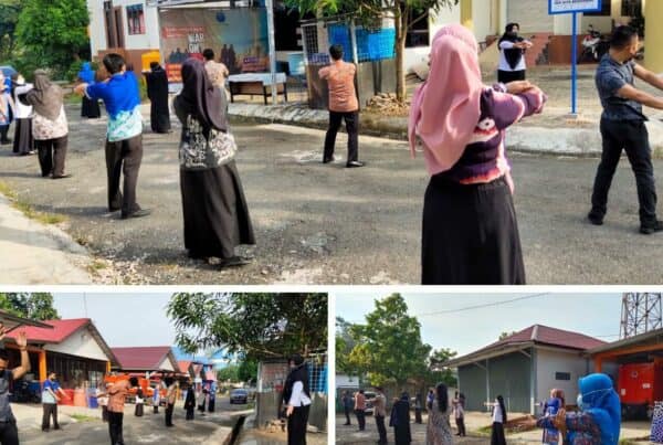 Kegiatan satgas Pencegahan & Penanggulangan Covid-19 di Lingkungan BNN Kota Banjarbaru- Pelaksanaan peregangan otot sekaligus berjemur.