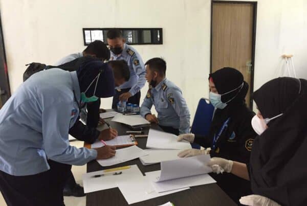 BNNK Banjarbaru - Pelaksanaan kegiatan tes urine pegawai Lembaga Pemasyarakatan Kelas IIB Banjarbaru BNNK Banjarbaru – Pelaksanaan kegiatan tes urine pegawai Lembaga Pemasyarakatan Kelas IIB Banjarbaru