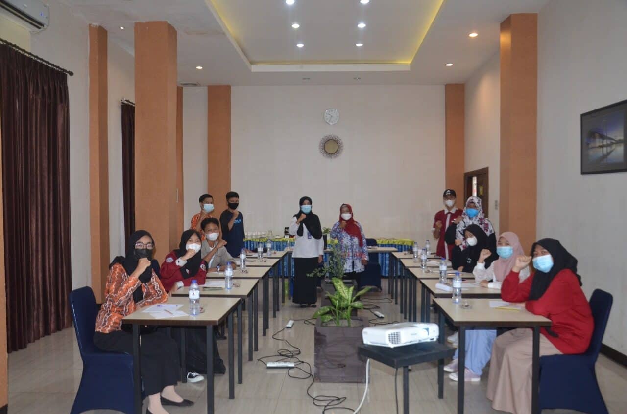 P2M BNN Kota Banjarbaru - Pembentukan Remaja Teman Sebaya Anti Narkoba melalui Dialog Interaktif Remaja TA. 2021 (pertemuan ke - 7) P2M BNN Kota Banjarbaru – Pembentukan Remaja Teman Sebaya Anti Narkoba melalui Dialog Interaktif Remaja TA. 2021 (pertemuan ke – 7)