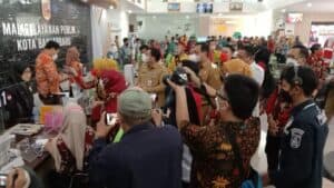 BNN Kota Banjarbaru turut serta dalam memberikan pelayanan di Mal Pelayanan Publik Kota Banjarbaru .