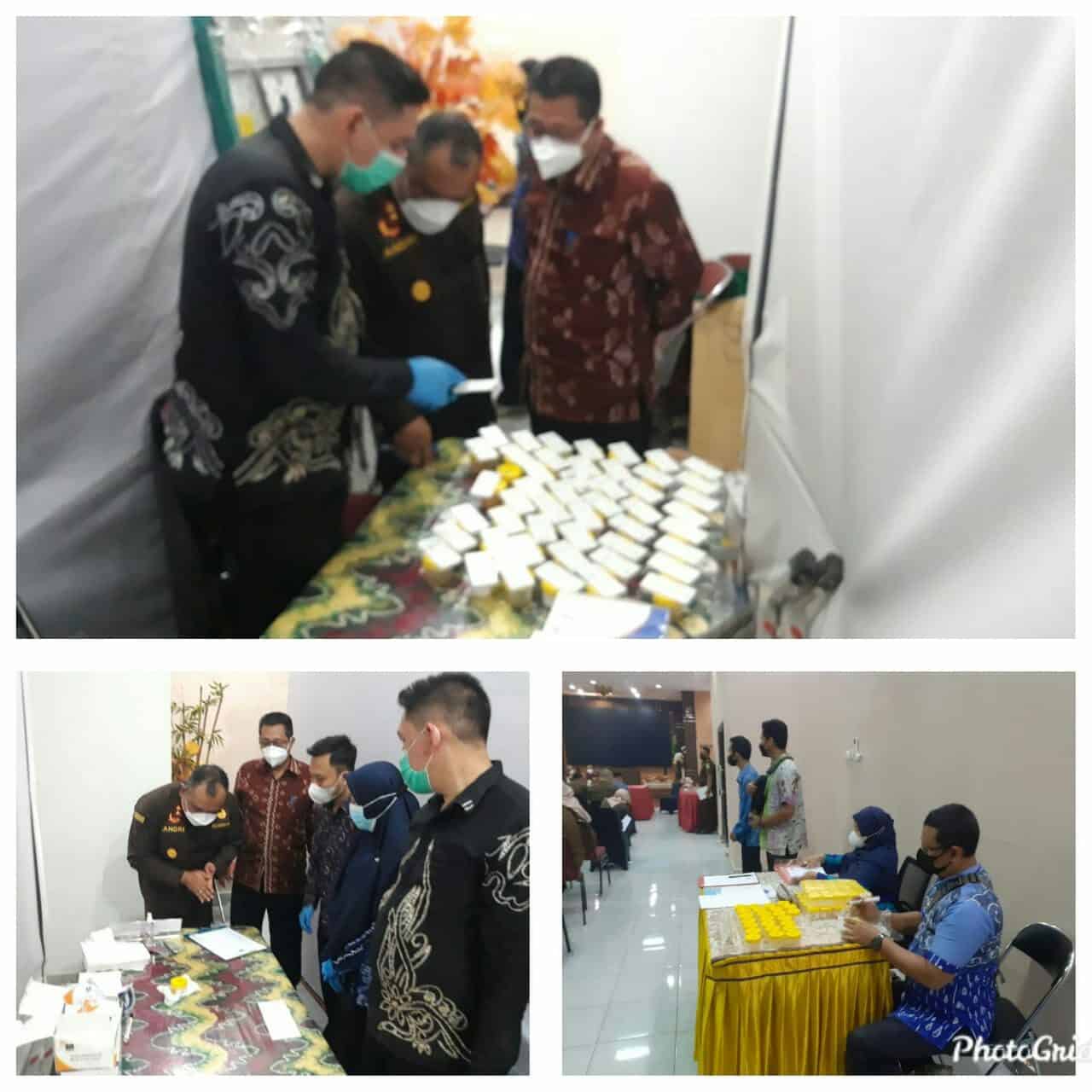 P2M BNN Kota Banjarbaru - Pelaksanaan kegiatan Sosialisasi & Tes Urine bagi Pegawai dan Honorer Kejaksaan Negeri Banjarbaru P2M BNN Kota Banjarbaru - Pelaksanaan kegiatan Sosialisasi & Tes Urine bagi Pegawai dan Honorer Kejaksaan Negeri Banjarbaru