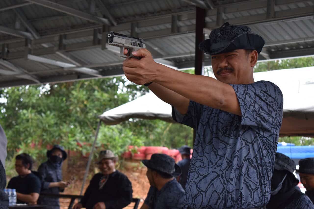 Kegiatan BNN Kota Banjarbaru- Mengikuti Kegiatan Pelatihan menembak Kegiatan BNN Kota Banjarbaru- Mengikuti Kegiatan Pelatihan menembak