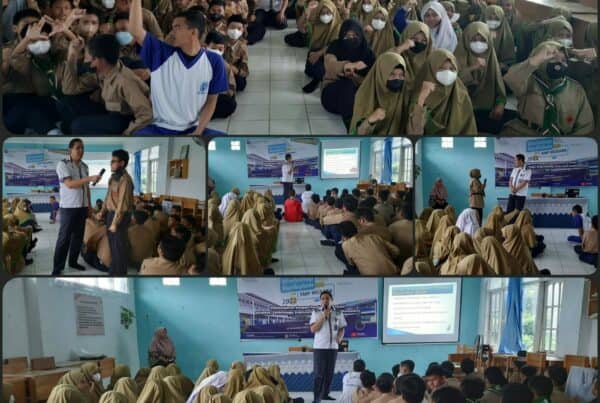 Kegiatan BNN Kota Banjarbaru - Menghadiri undangan sebagai narasumber pada kegiatan Penguatan Karakter Pelajar SMP Muhammadiyah Banjarbaru